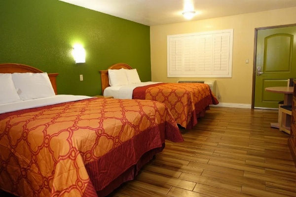 Tropic Lodge image 27