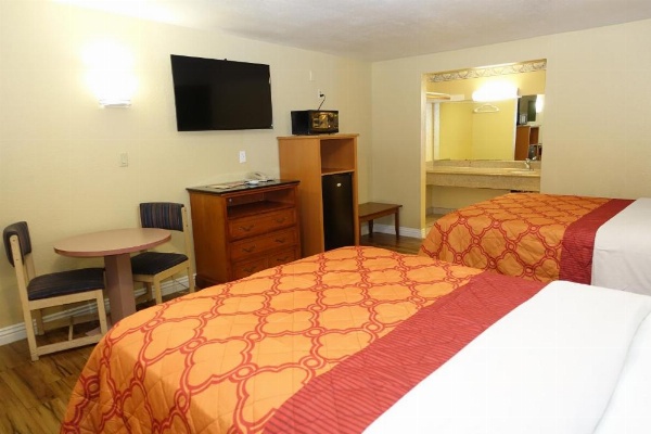 Tropic Lodge image 29