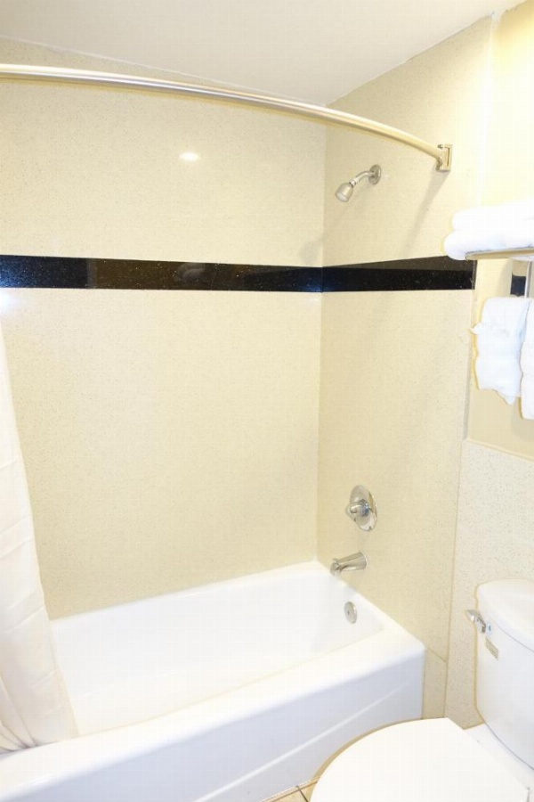 Tropic Lodge image 32