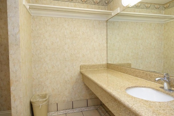 Tropic Lodge image 44