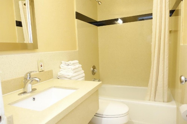 Tropic Lodge image 57